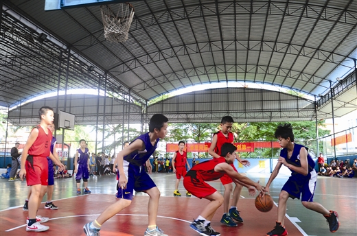 （杭州亚运会）中国男篮亮相赛场 大胜对手开启卫冕之路